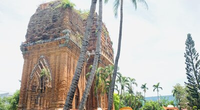 Tháp Đôi -  nghệ thuật kiến trúc cổ ngay trong lòng thành phố Quy Nhơn